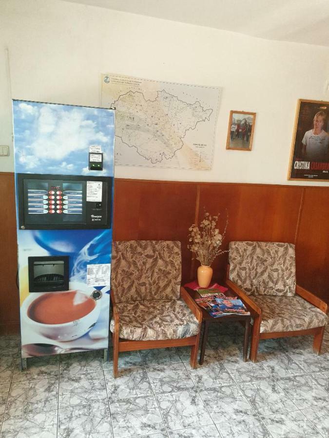 Hostel Stadion Zalău Extérieur photo